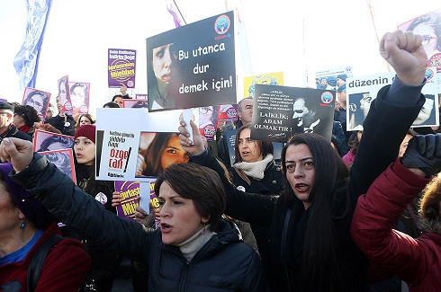Proteste per Ozgecan Aslan, a Ankara, Turchia, 21 febbraio 2015 (ADEM ALTAN/AFP/Getty Images)